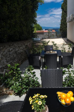 Apartments and room Solis